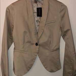 Color Siete Cropped Blazer, NWT (S) tan